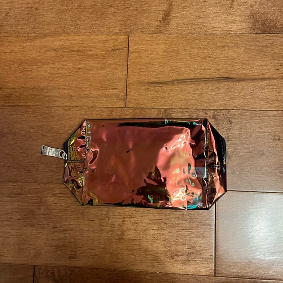 💘BRAND NEW ESTÉE LAUDER MAKEUP BAG💘 - Picture 2 of 4